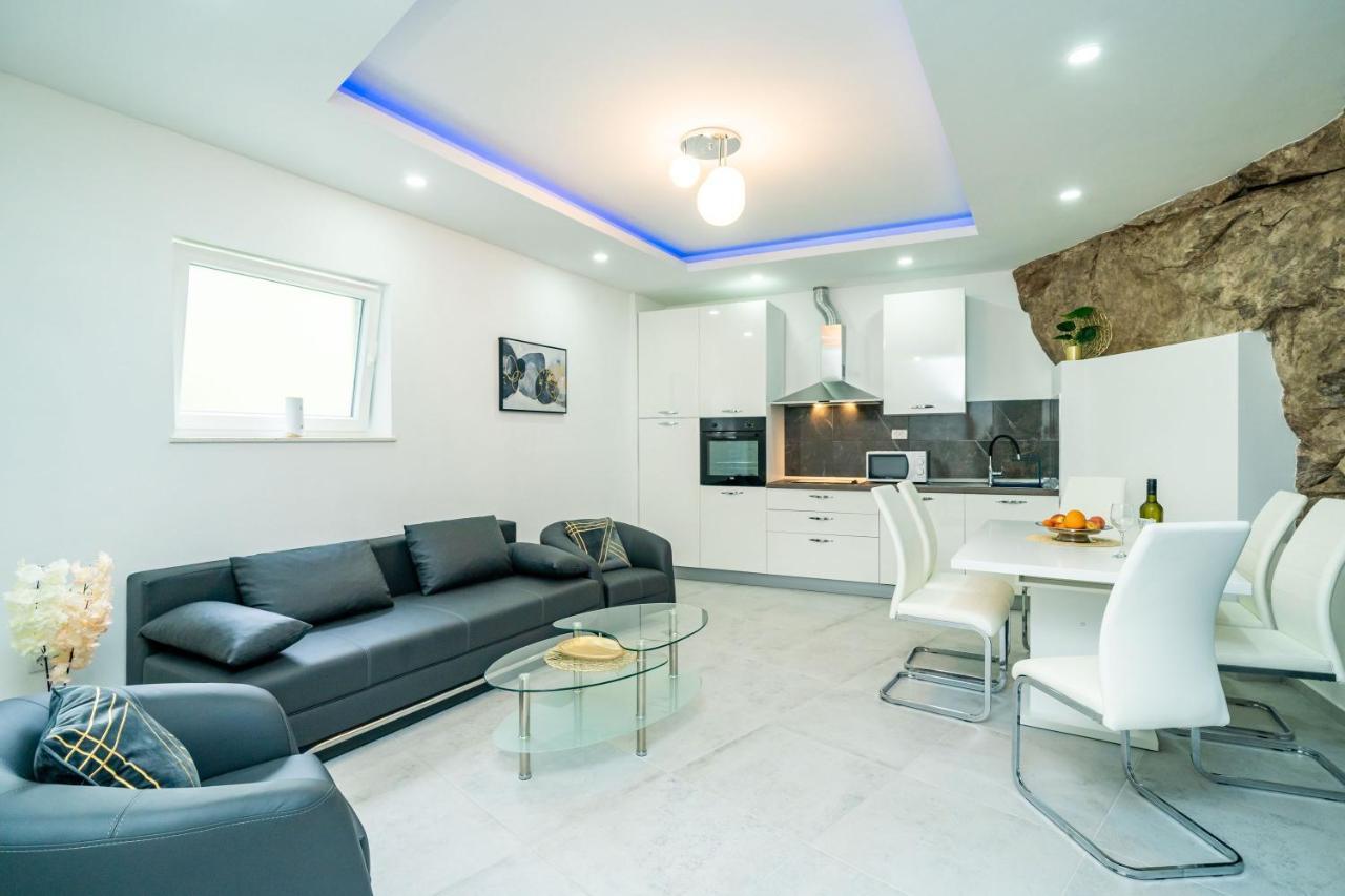Hidden Gem Apartment Molunat Ngoại thất bức ảnh